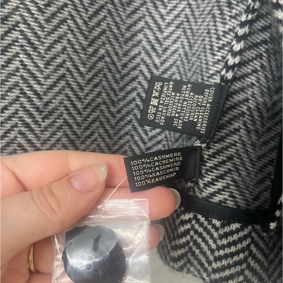 Ralph Lauren Cashmere Sweater - Picture 2 of 4